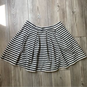 NWT American Eagle Pleated Gray Stripe Skater Skirt